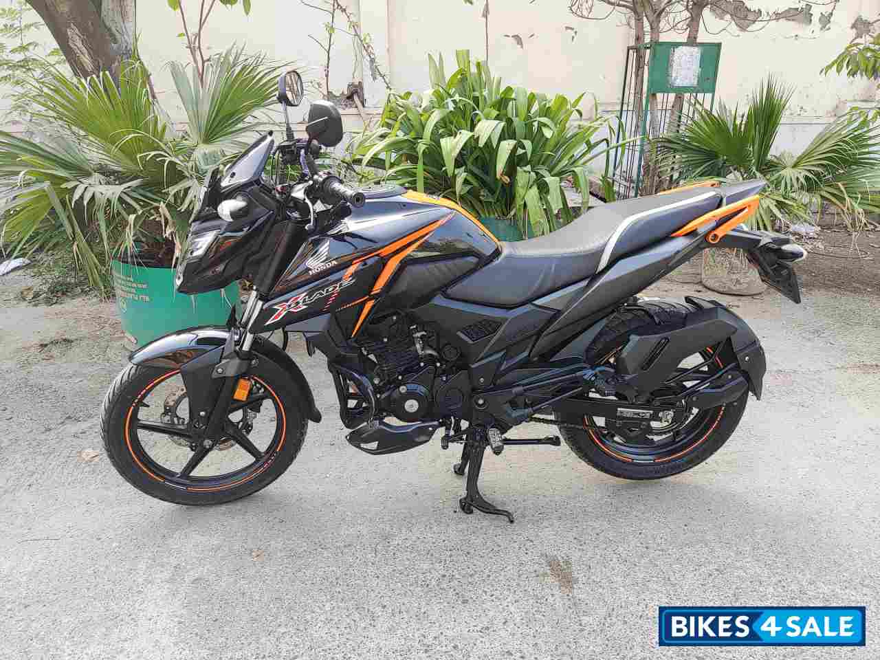 Black/orange Honda XBlade BS6
