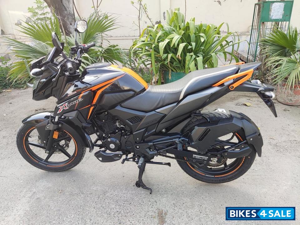 Black/orange Honda XBlade BS6 Black/orange Honda XBlade BS6