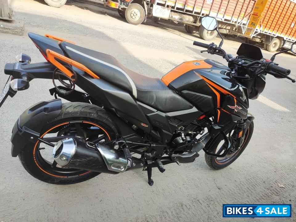 Black/orange Honda XBlade BS6 Black/orange Honda XBlade BS6