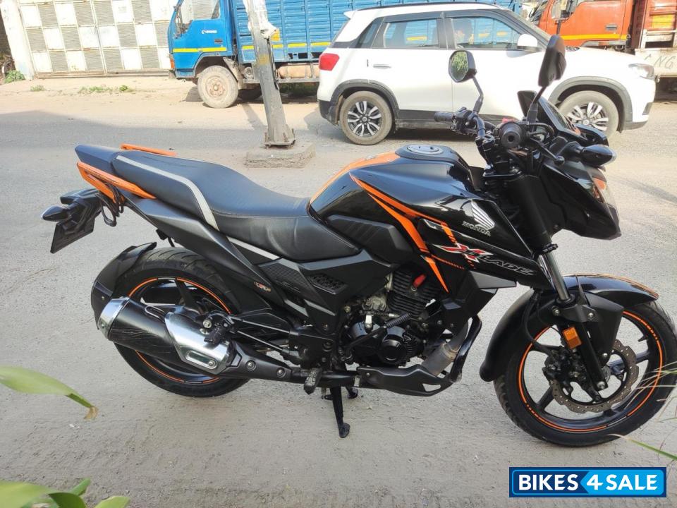 Black/orange Honda XBlade BS6 Black/orange Honda XBlade BS6
