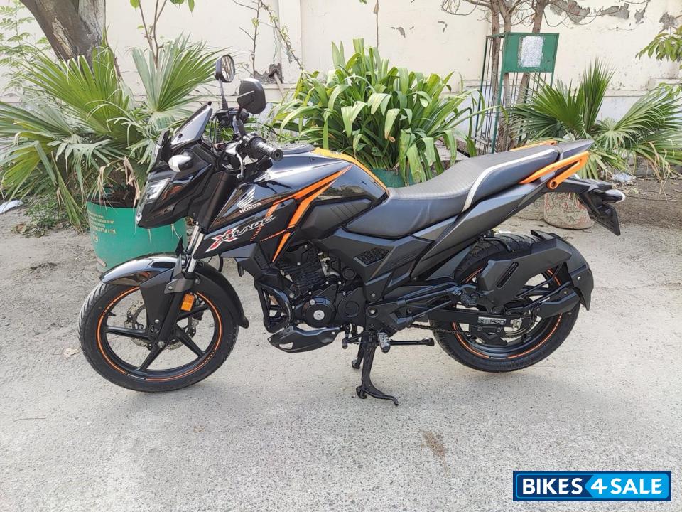 Black/orange Honda XBlade BS6 Black/orange Honda XBlade BS6