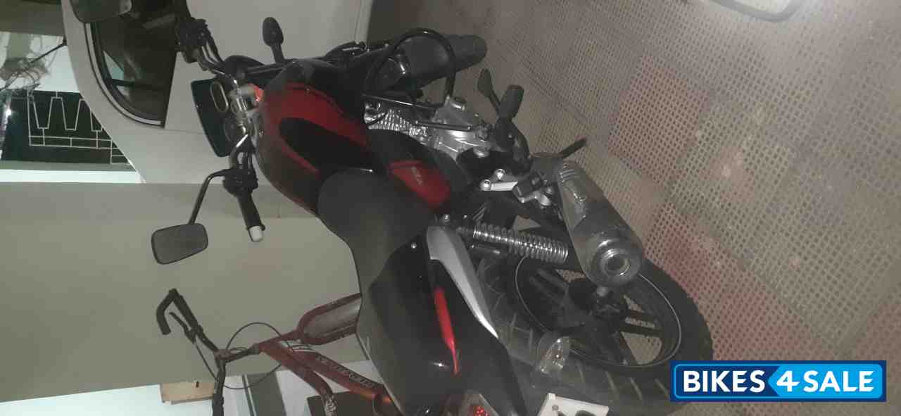 Blk/ Red Bajaj V15 Blk/ Red Bajaj V15