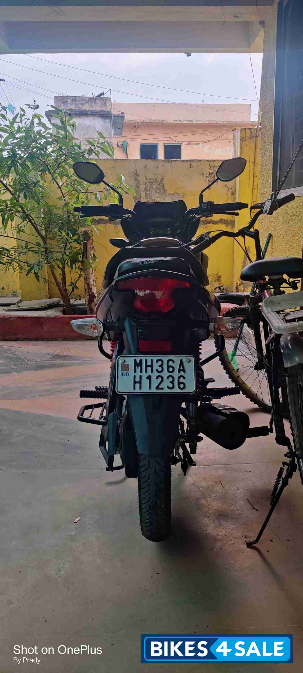 Black Honda CB Shine SP