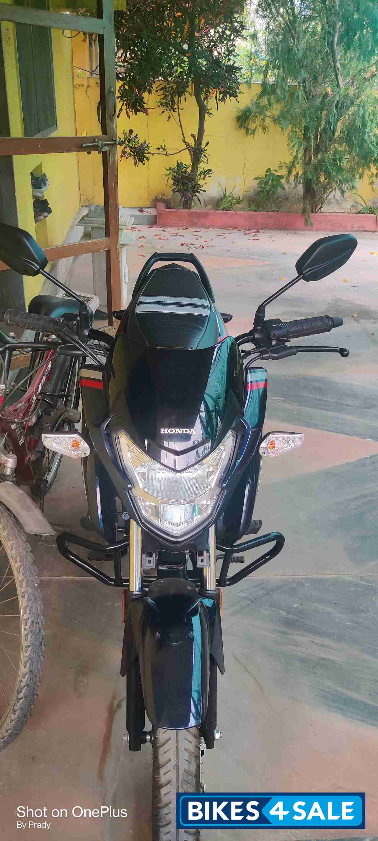 Black Honda CB Shine SP