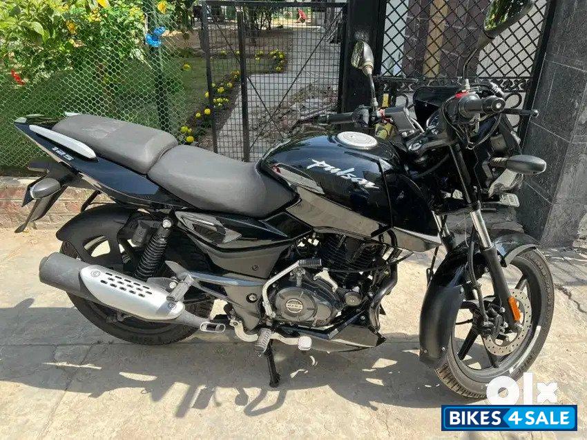 E Black With Platinu Bajaj Pulsar 125 Split Seat