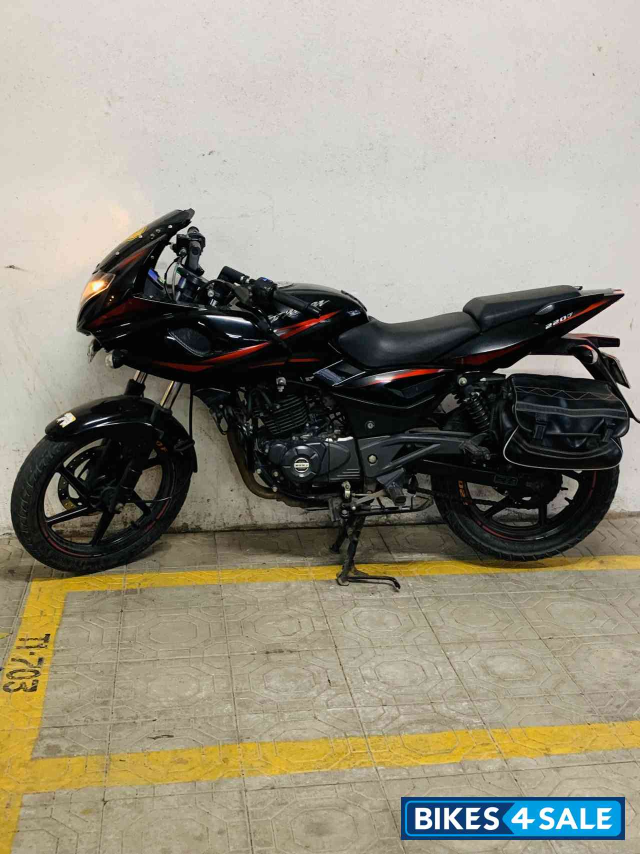 Bajaj Pulsar 220 DTSFi