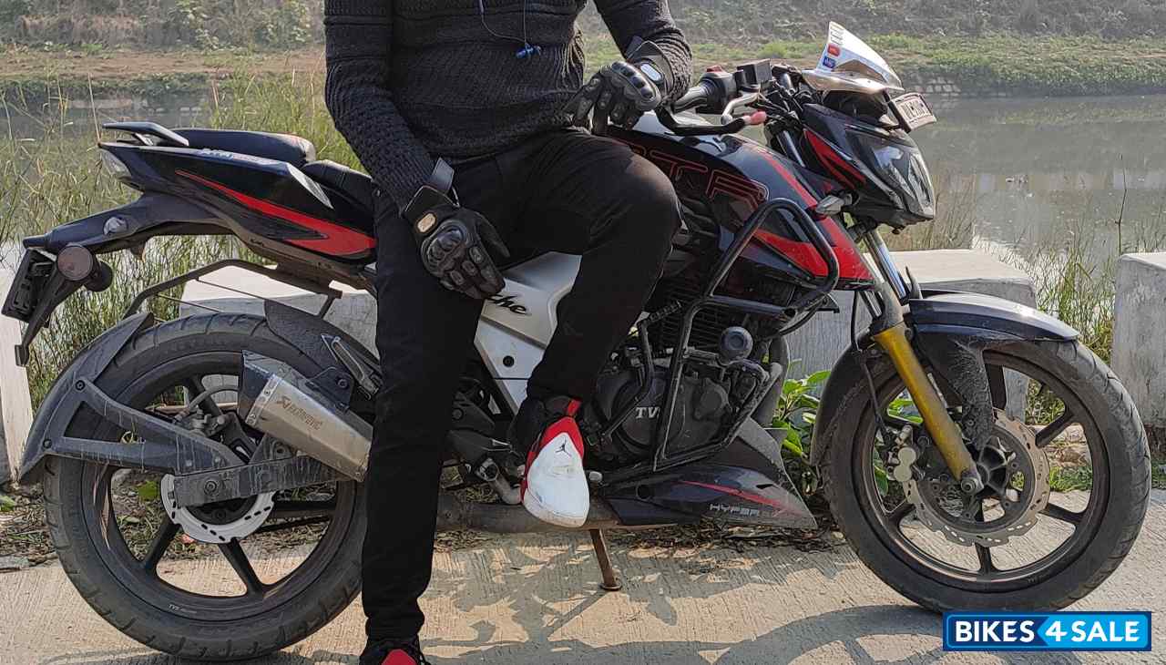 Red Black TVS Apache RTR 160 4V