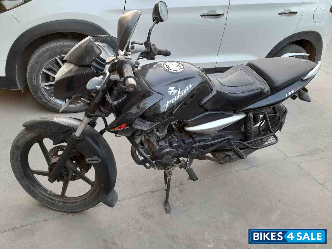 Black Bajaj Pulsar 135LS