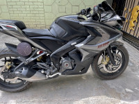 Bajaj Pulsar RS 200 ABS