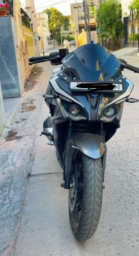 Bajaj Pulsar RS 200 ABS