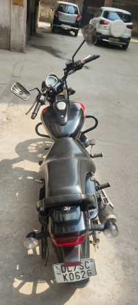 Black Bajaj Avenger Street 220