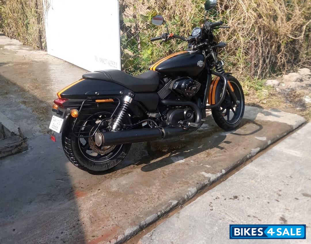 Matt Black Harley Davidson Street 750