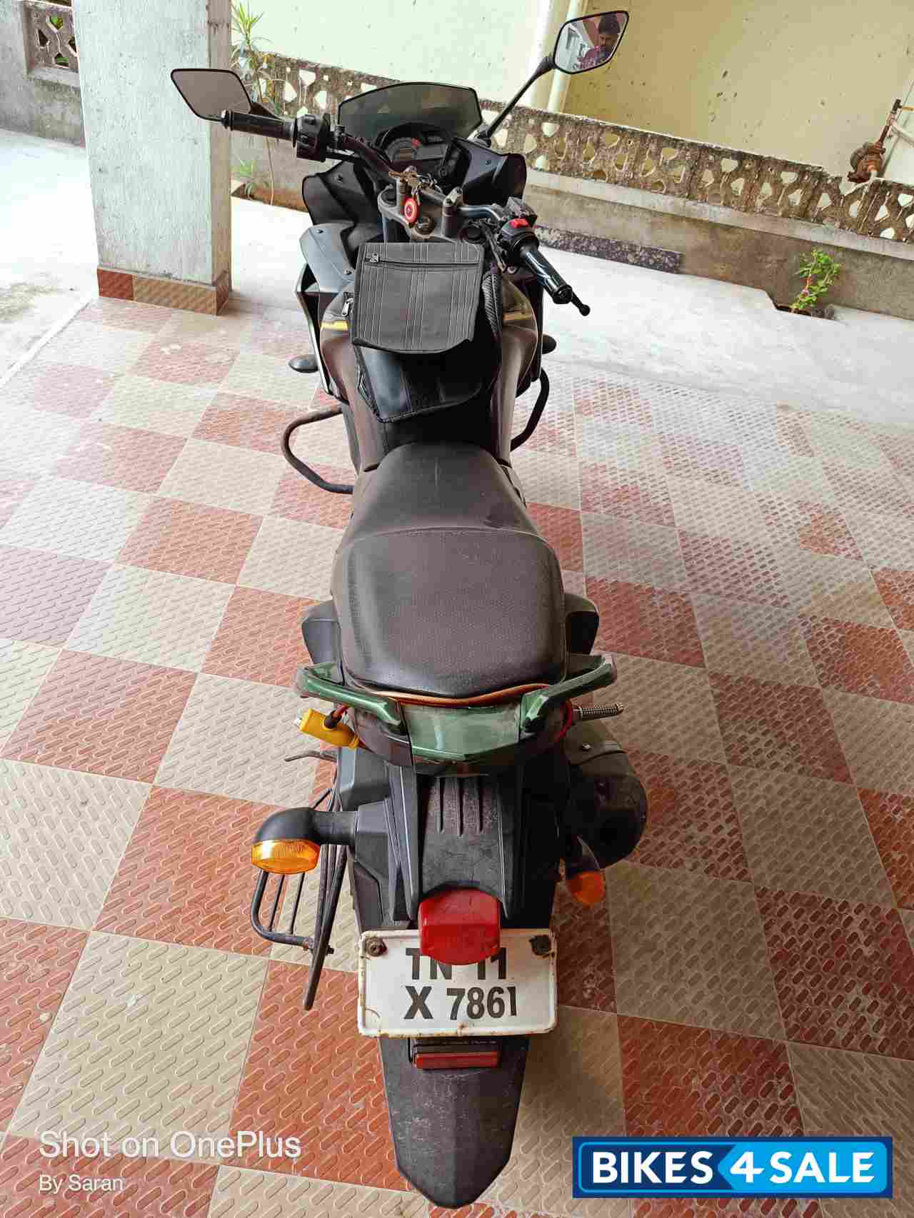 Sparkling Black Yamaha Fazer