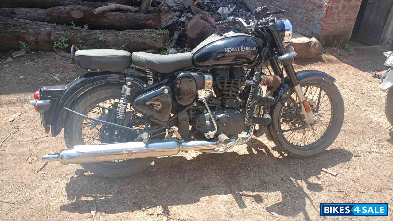 Pure Black Royal Enfield Classic 350 Single Channel BS6