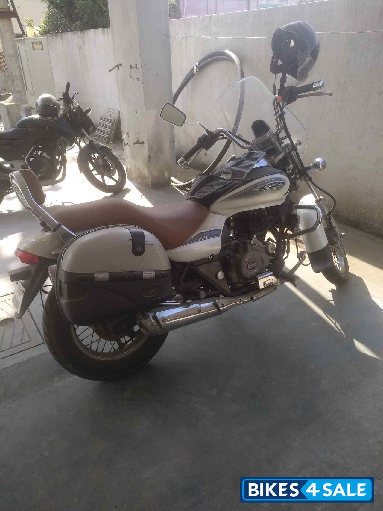 Bajaj Avenger Cruise 220