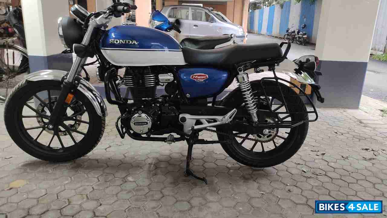 Blue& White Honda Hness CB350 DLX Pro