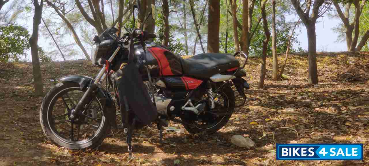 Ebony Red Bajaj V15
