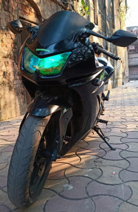 Black Kawasaki Ninja 250R