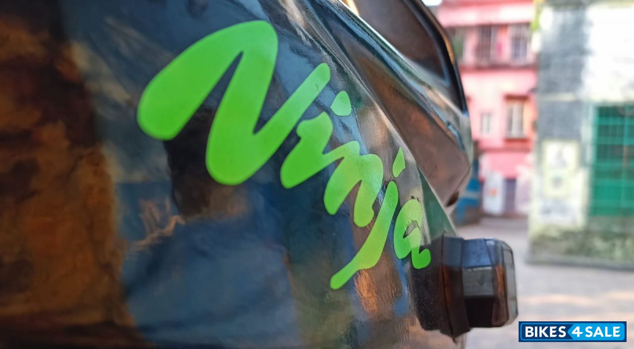 Black Kawasaki Ninja 250R