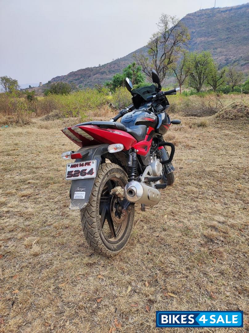 Bajaj Pulsar 220F