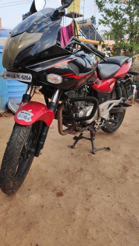 Bajaj Pulsar 220F