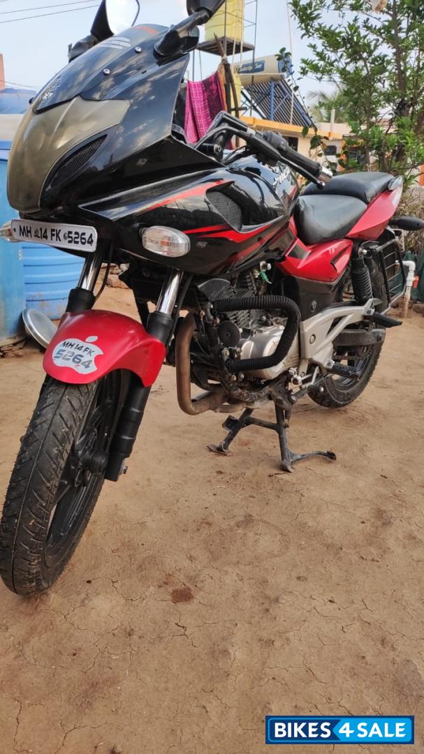 Bajaj Pulsar 220F