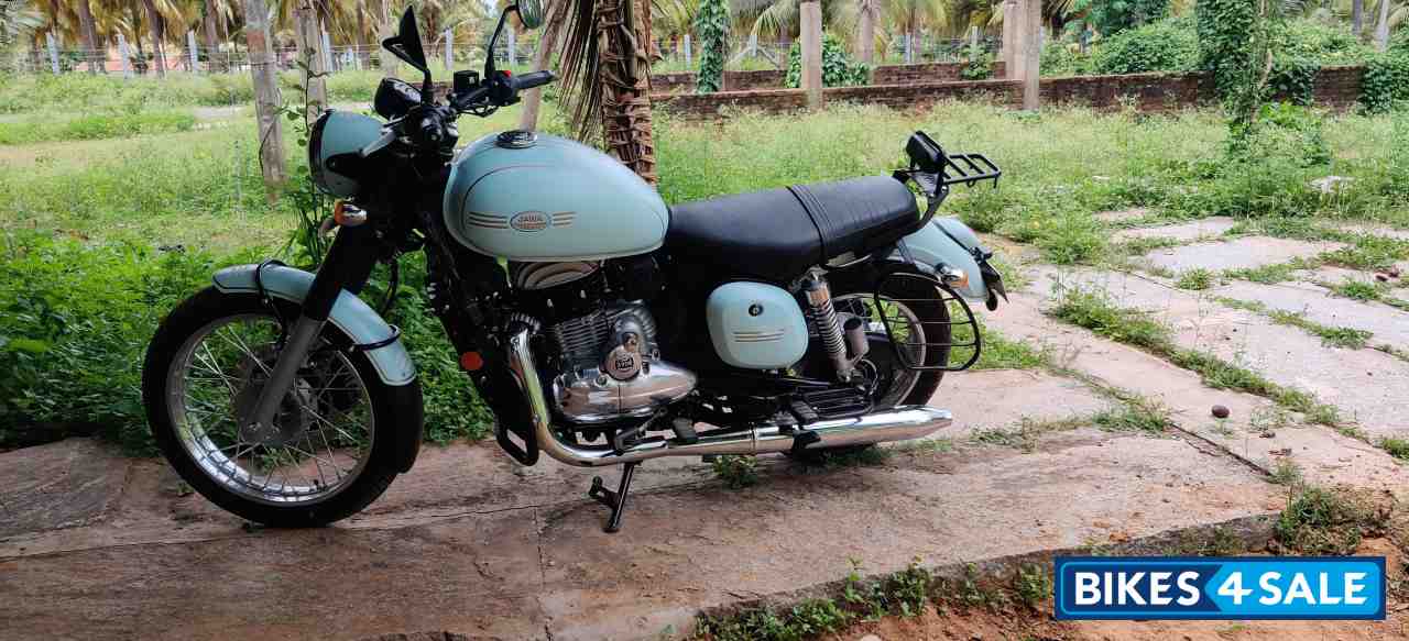 Halley’s Steel Jawa  42 Halley’s steel