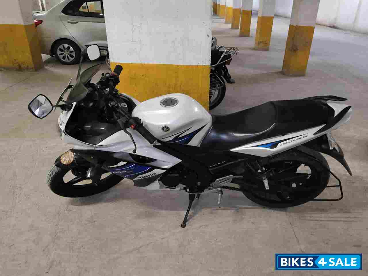 White Yamaha YZF R15 S