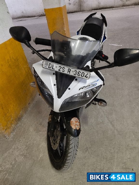 White Yamaha YZF R15 S White Yamaha YZF R15 S