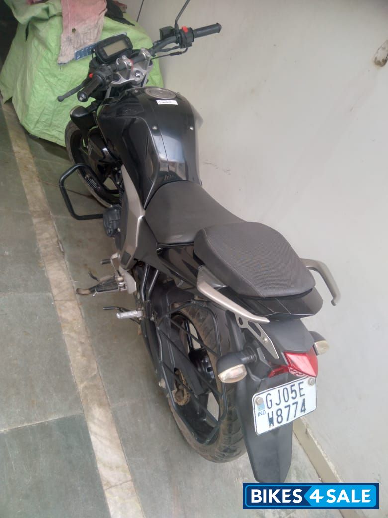 Black Yamaha FZ-S FI V2 Black Yamaha FZ-S FI V2