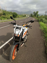 Orange & White KTM Duke 200 ABS