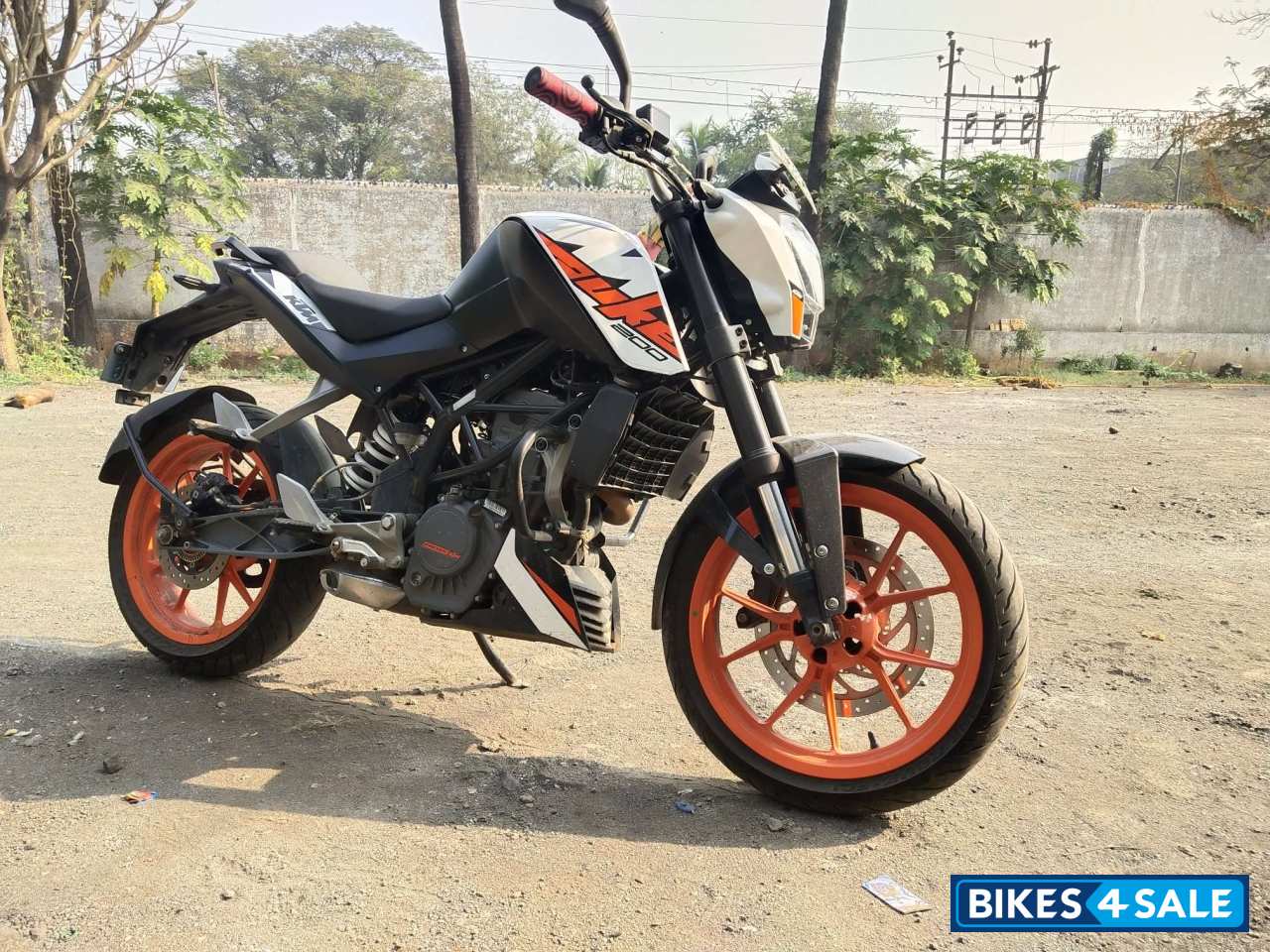 Orange & White KTM Duke 200 ABS