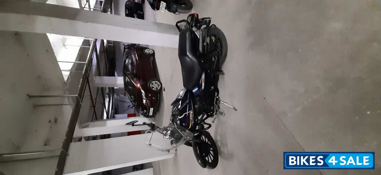 Blue Bajaj Avenger Street 150