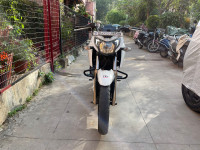 White TVS Apache RTR 200 4V