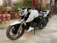 White TVS Apache RTR 200 4V
