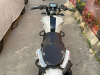 White TVS Apache RTR 200 4V