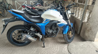 Blue/white Suzuki Gixxer 150