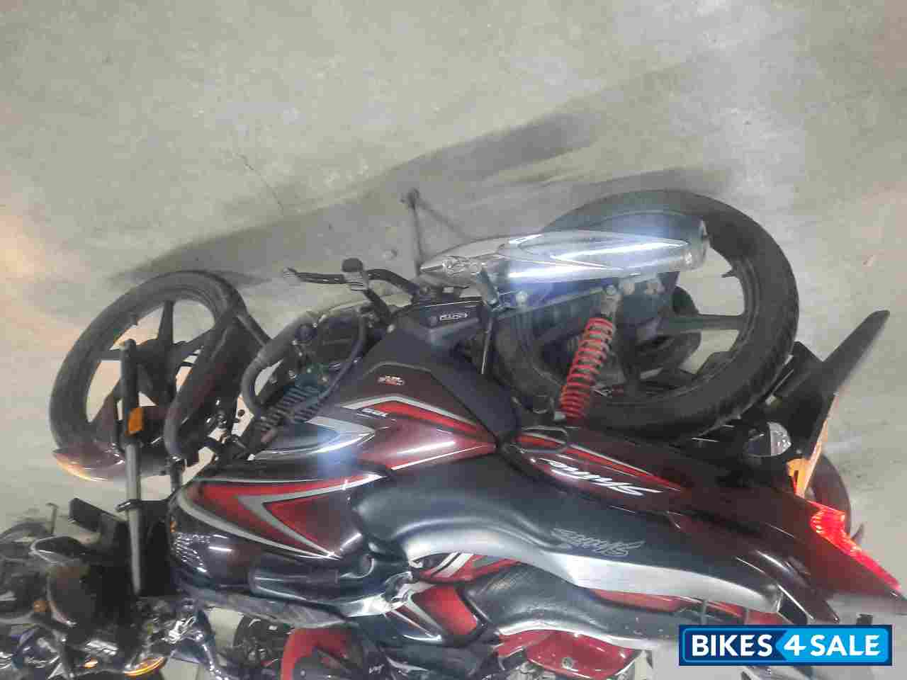 Rebel Red Metalic Honda Shine BS6