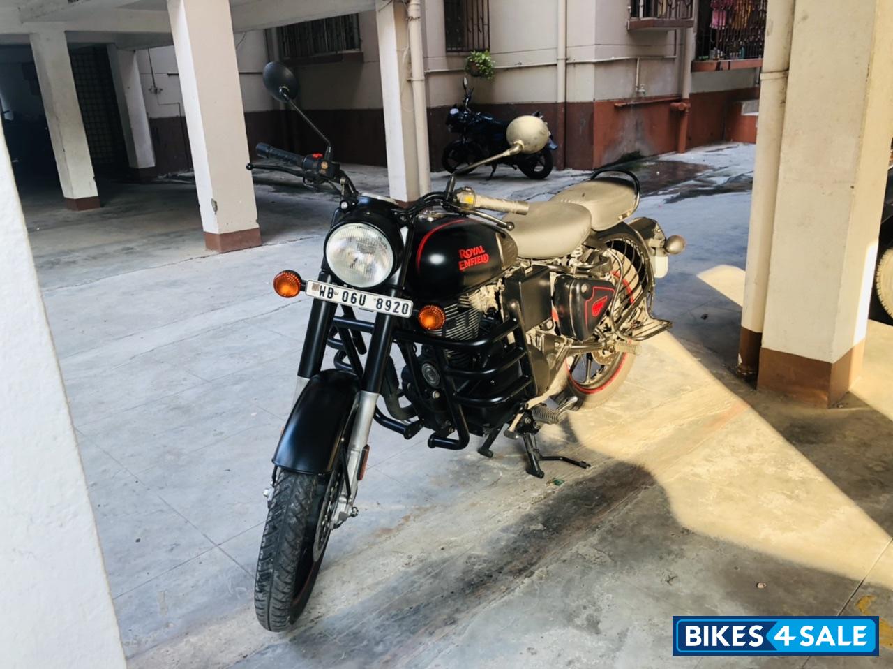 Stealth Black Royal Enfield Classic Stealth Black