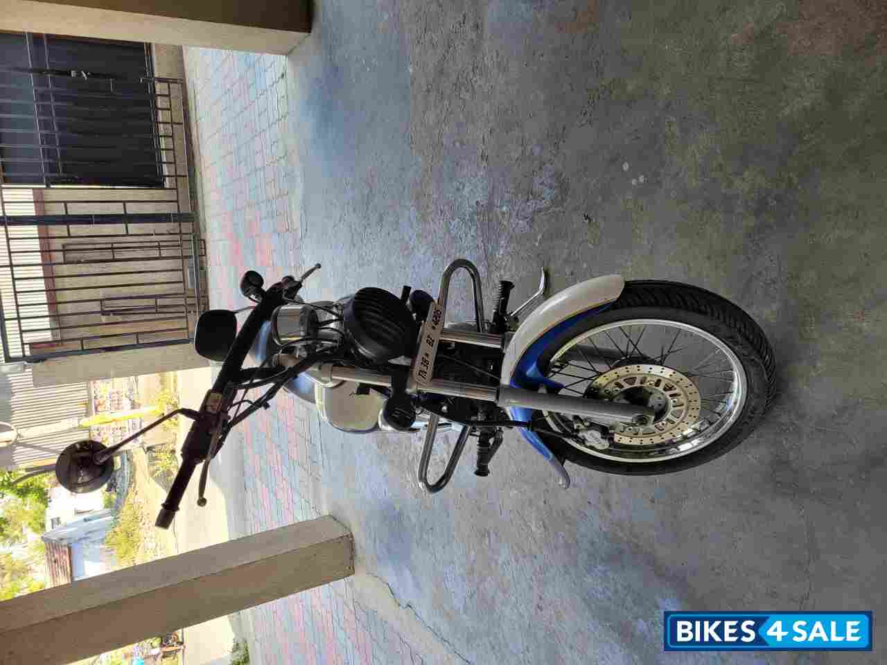 Bajaj Avenger 220 DTS-i