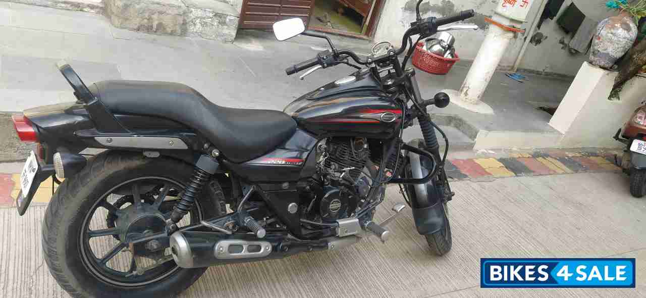 Bajaj Avenger Street 220