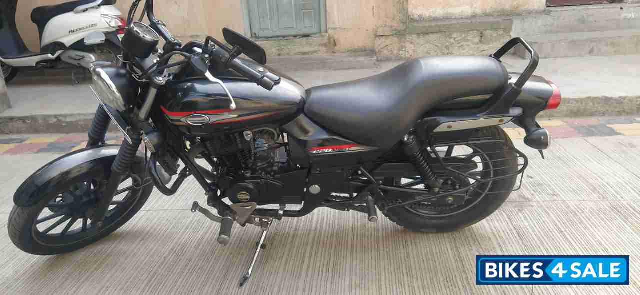 Bajaj Avenger Street 220