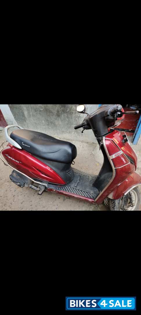 Red Honda Activa 4G