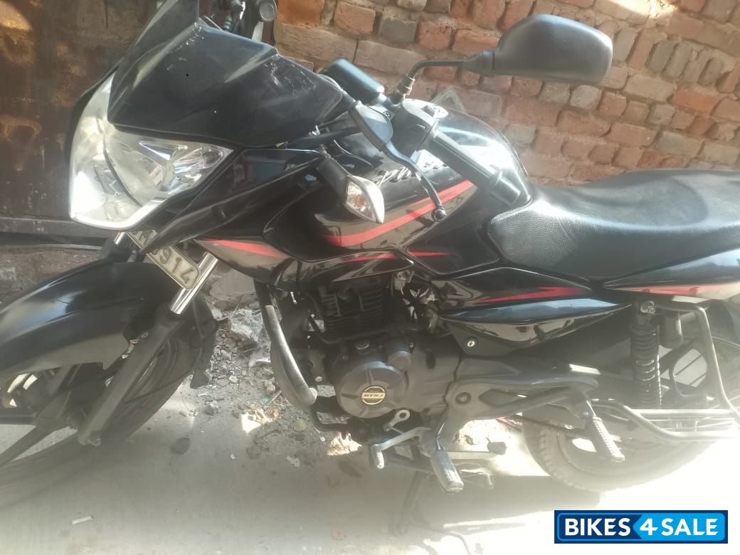 Black Bajaj Pulsar 135LS