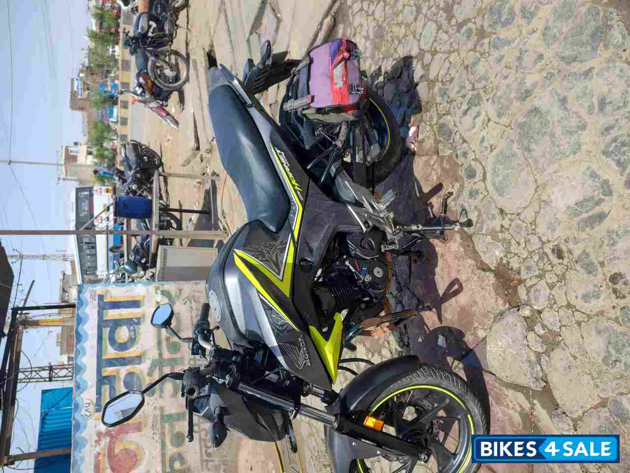 Honda CB Hornet 160R ABS