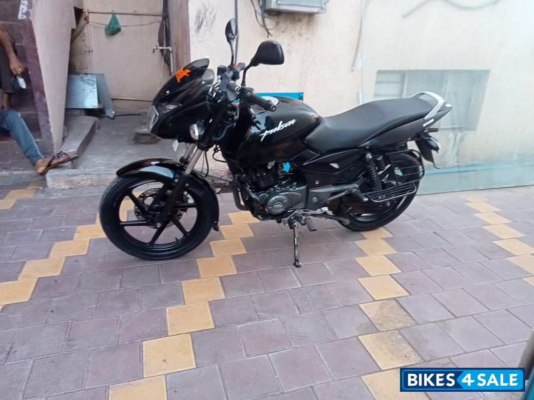 Ebony Black Bajaj Pulsar 150 DTSi