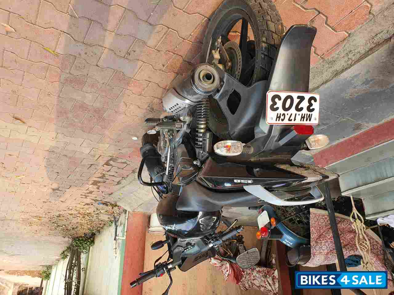 Ebony Black Bajaj Pulsar 150 DTSi