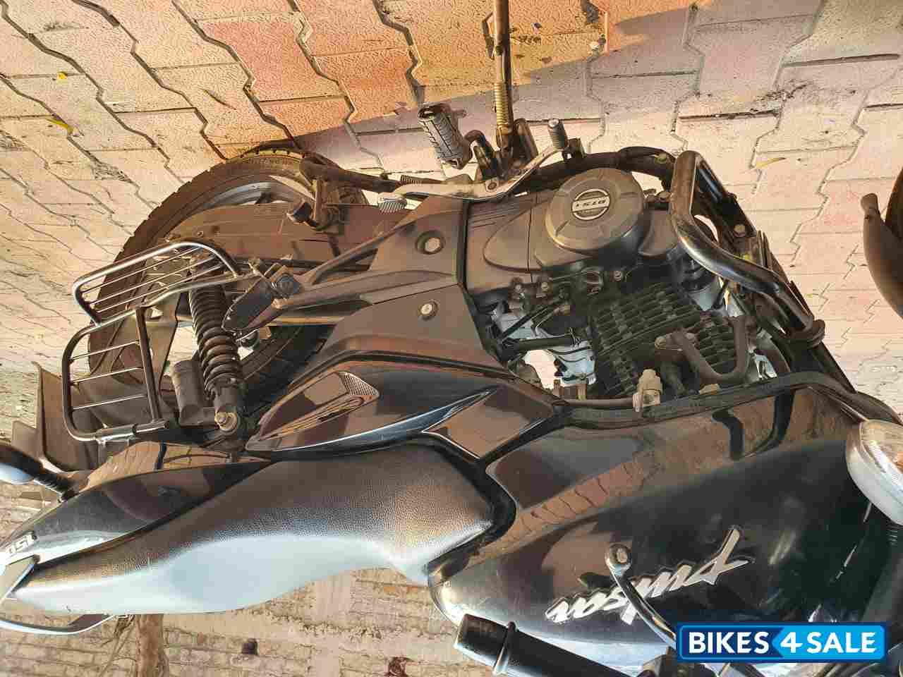 Ebony Black Bajaj Pulsar 150 DTSi