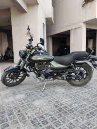 Bajaj Avenger Street 220 2017 Model