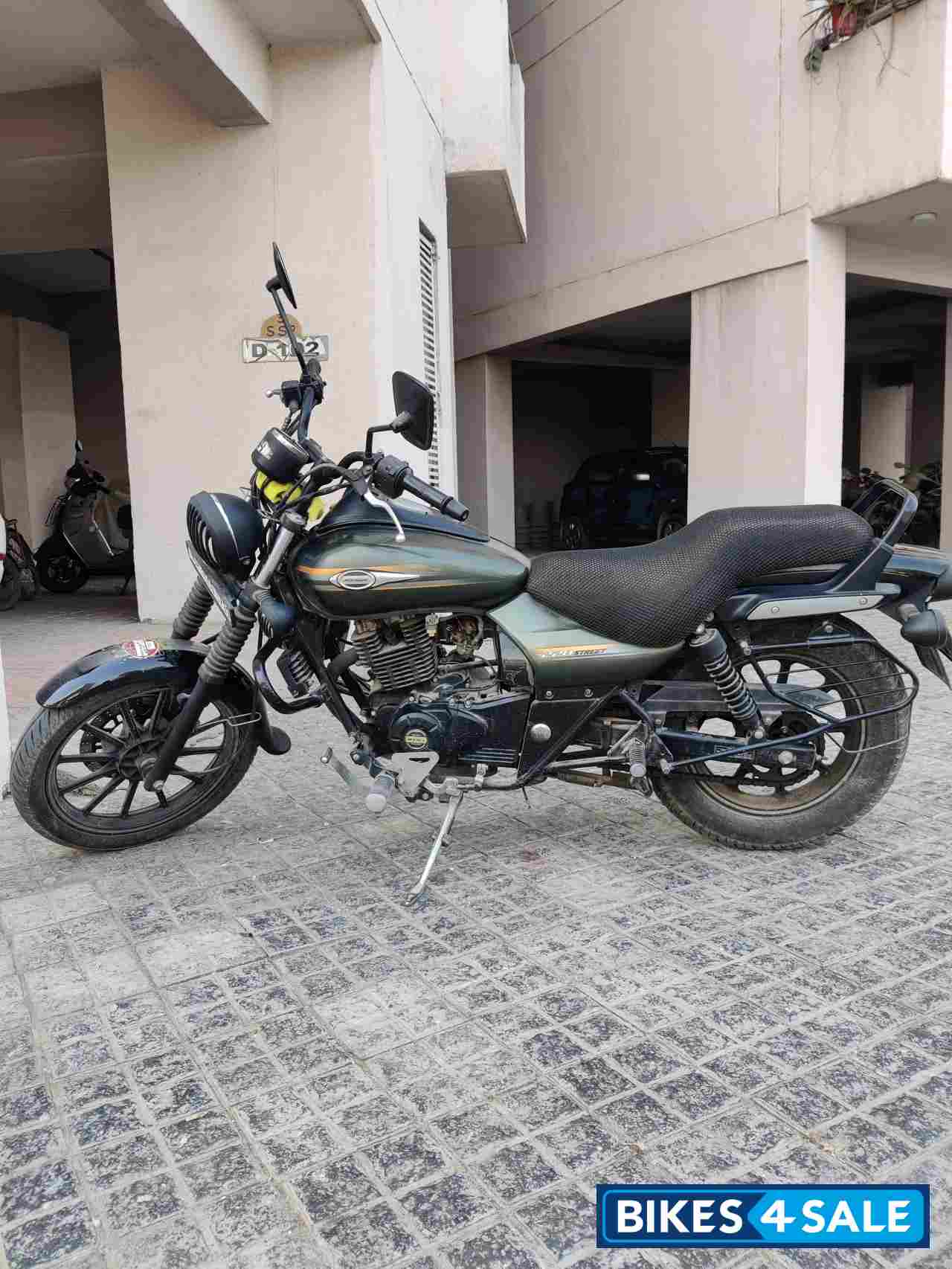 Bajaj Avenger Street 220